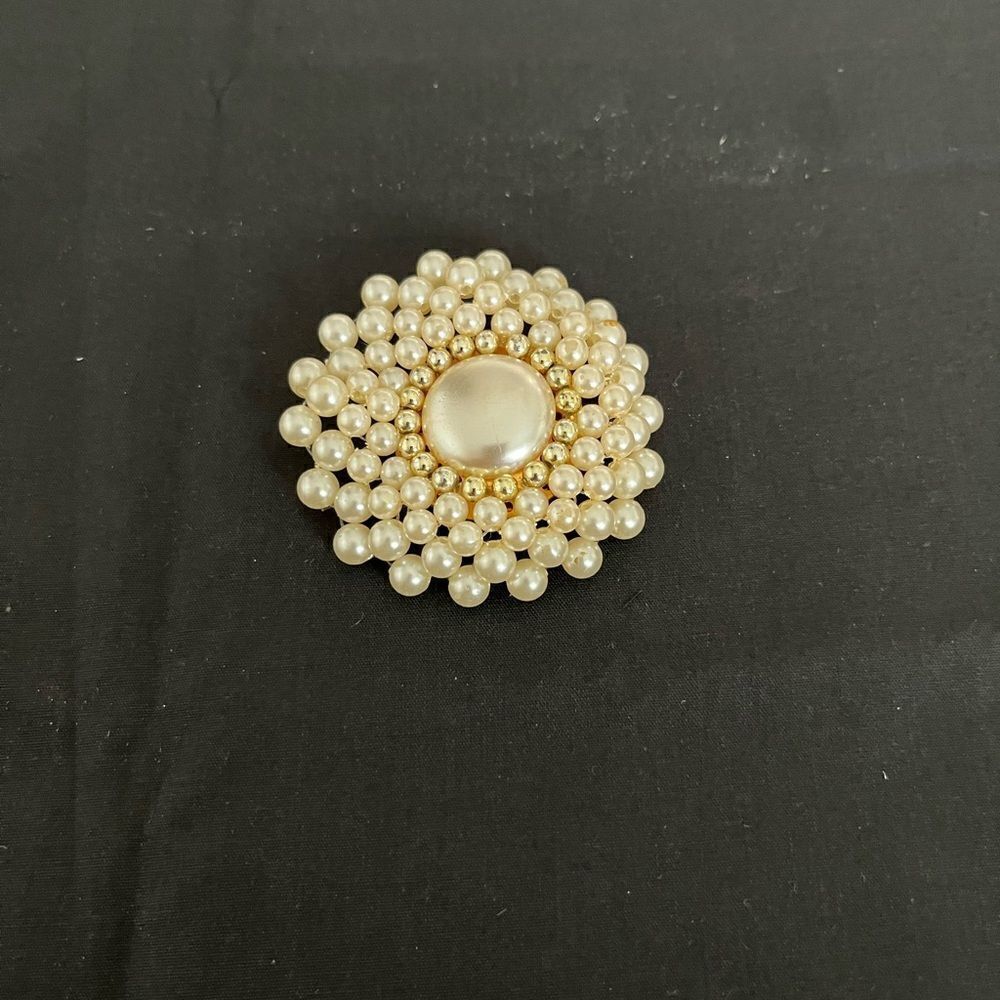 Vintage Costume Pearl Brooch